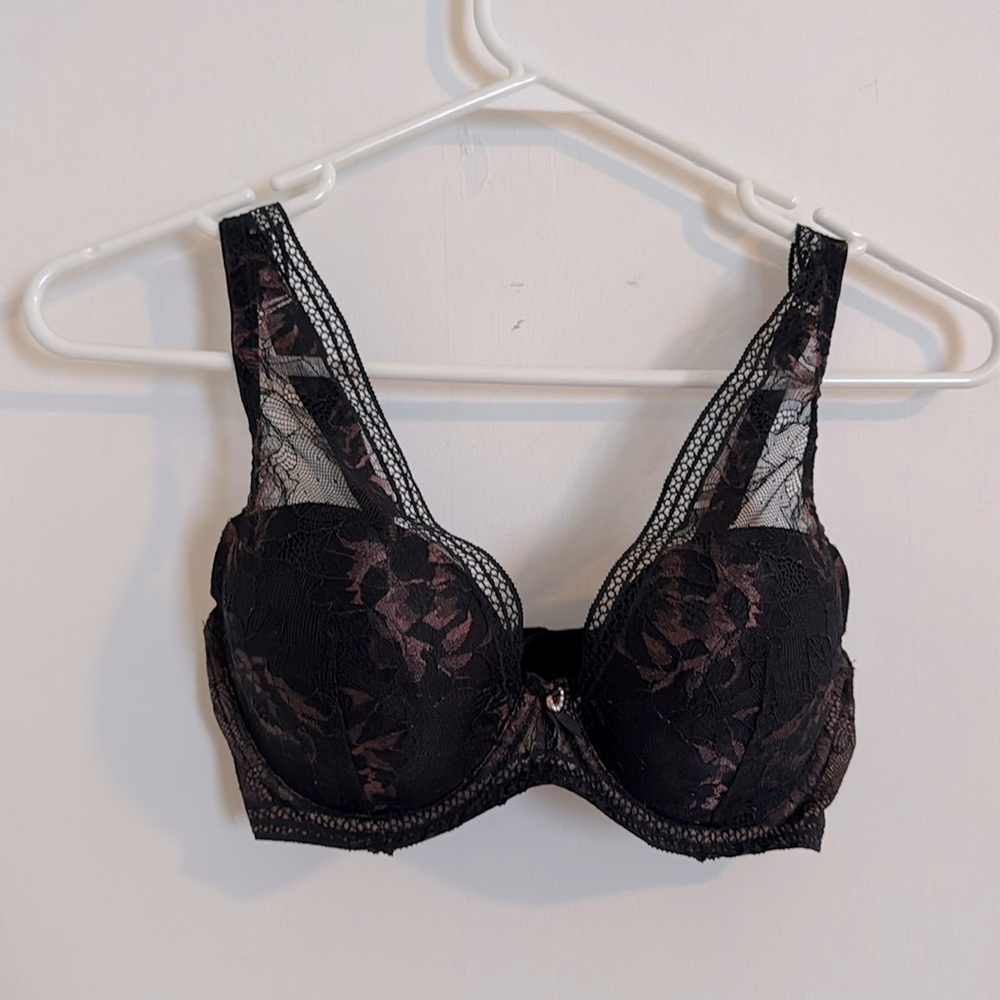 Montelle Intimates 32DD or 32E bra